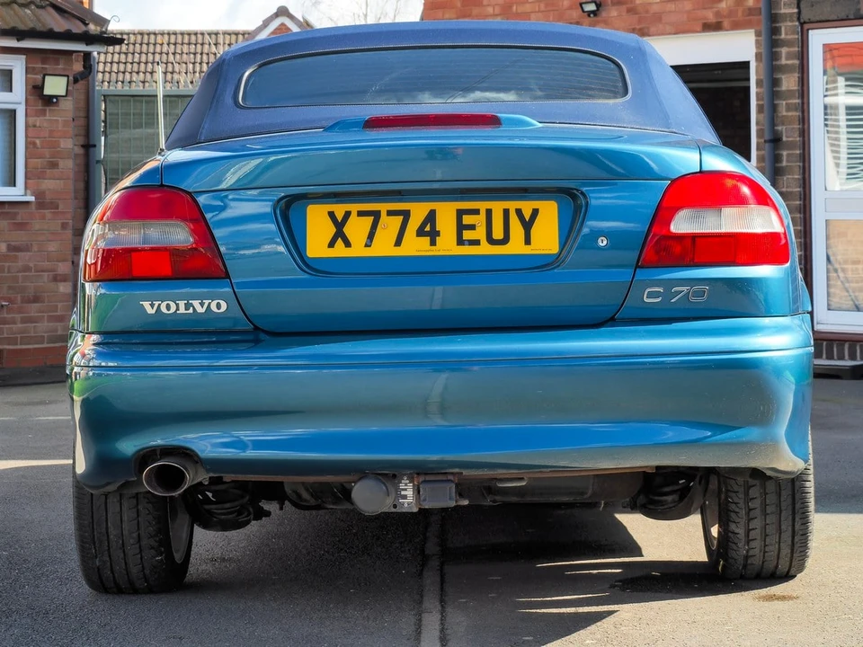 2000 Volvo C70 1st Gen - Image 10 of 30
