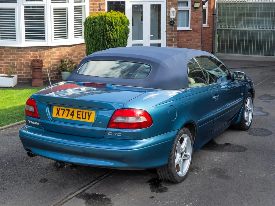 2000 Volvo C70 1st Gen - Image 13 of 30