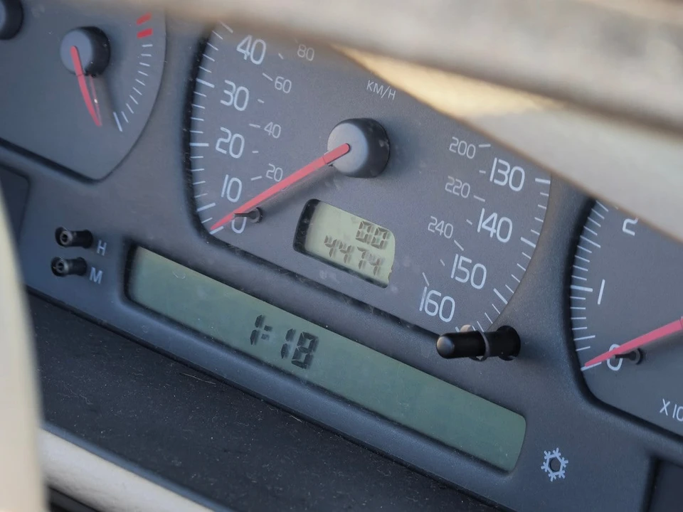 2000 Volvo C70 1st Gen - Image 25 of 30