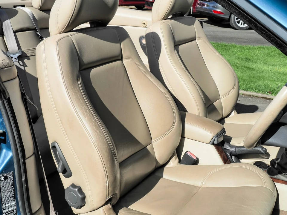 2000 Volvo C70 1st Gen - Image 29 of 30