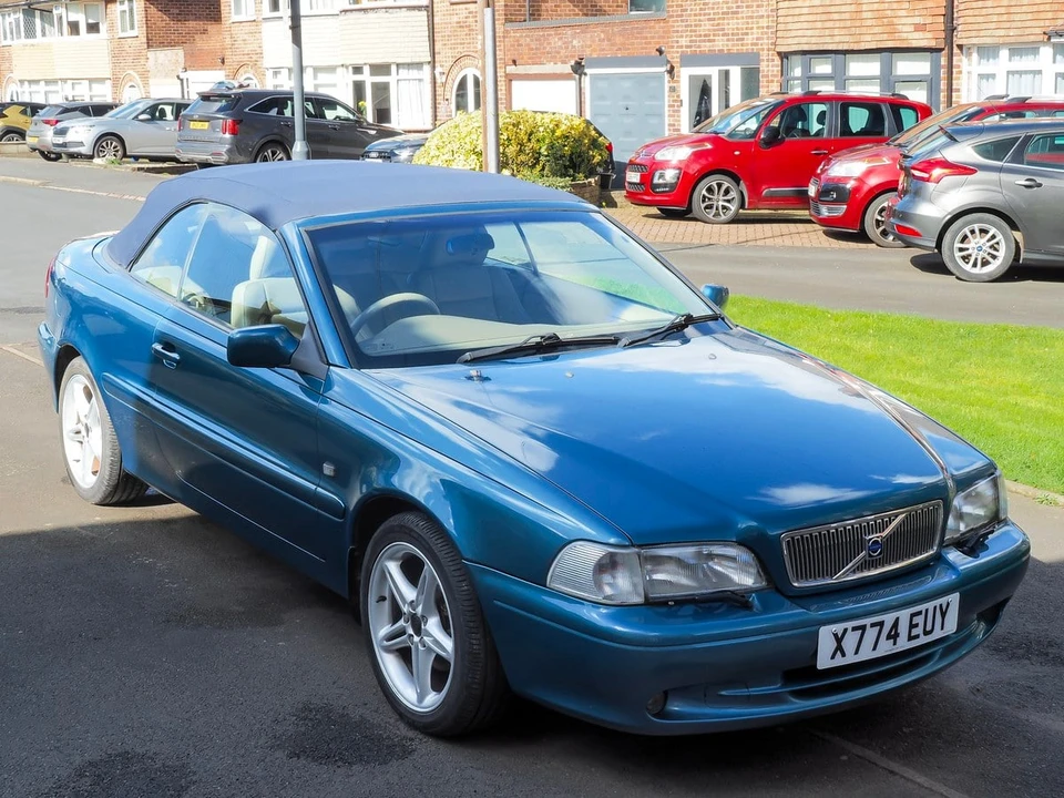 2000 Volvo C70 1st Gen - Image 17 of 30