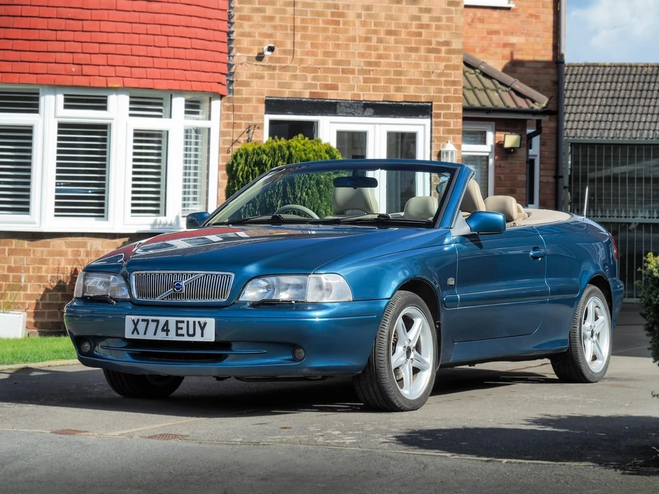 2000 Volvo C70 1st Gen - Image 2 of 30