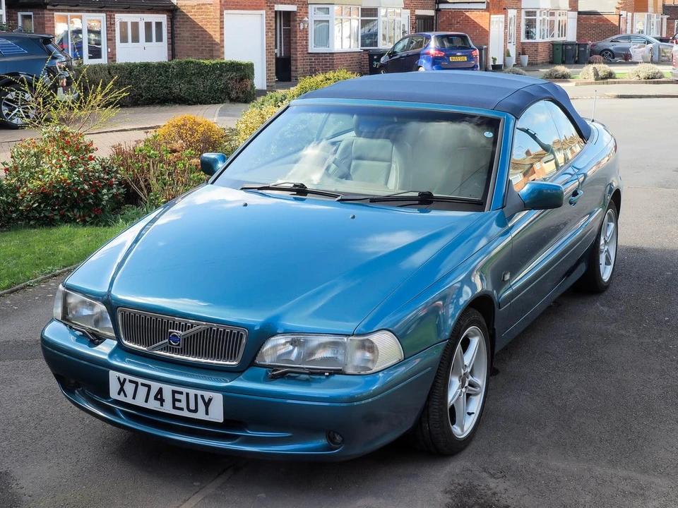 2000 Volvo C70 1st Gen - Image 16 of 30