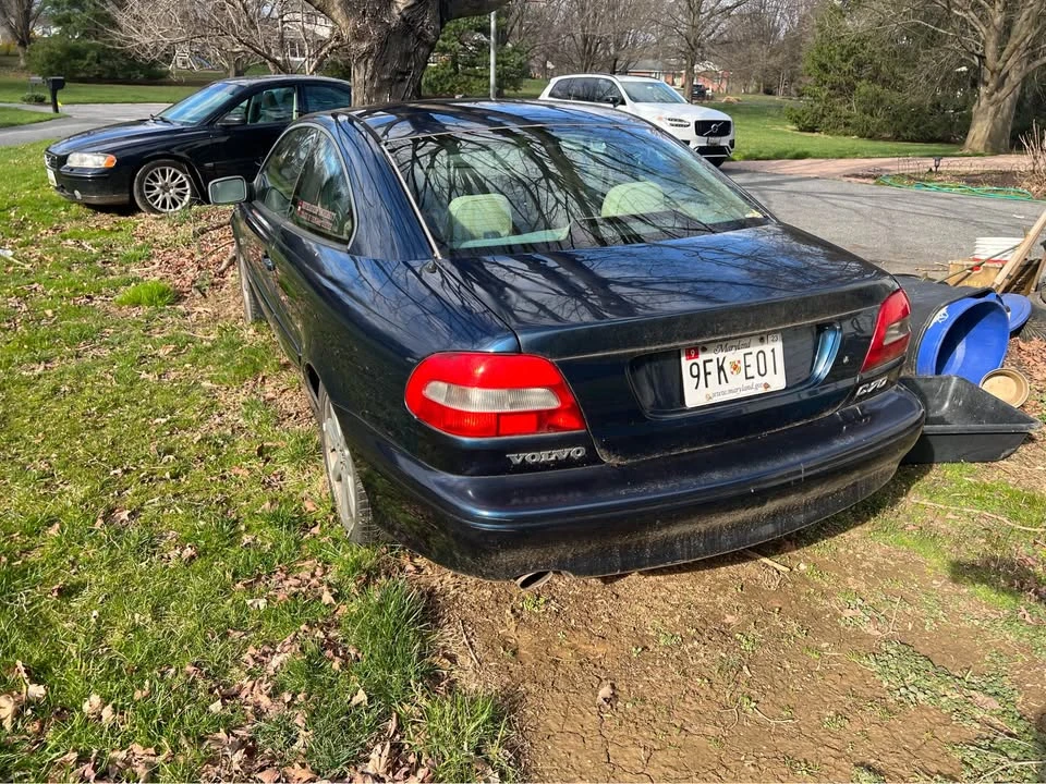 2000 Volvo C70 1st Gen - Image 2 of 3