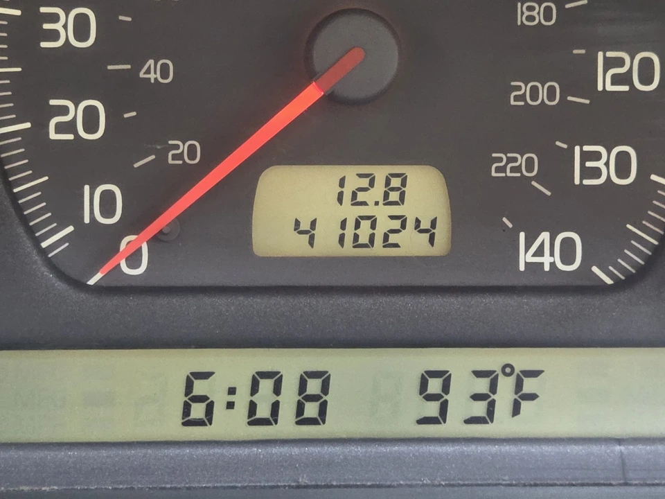 2000 Volvo C70 1st Gen - Image 16 of 28