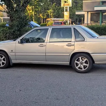 2000 Volvo S70