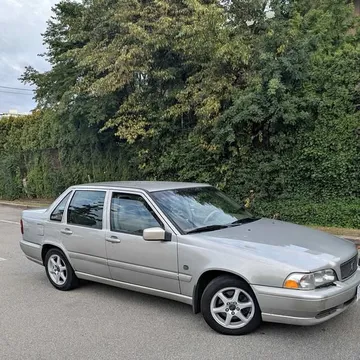 2000 Volvo S70