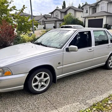 2000 Volvo S70 Base