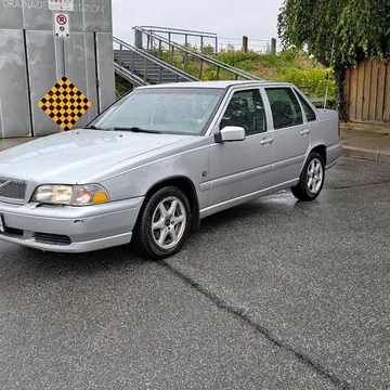 2000 Volvo S70