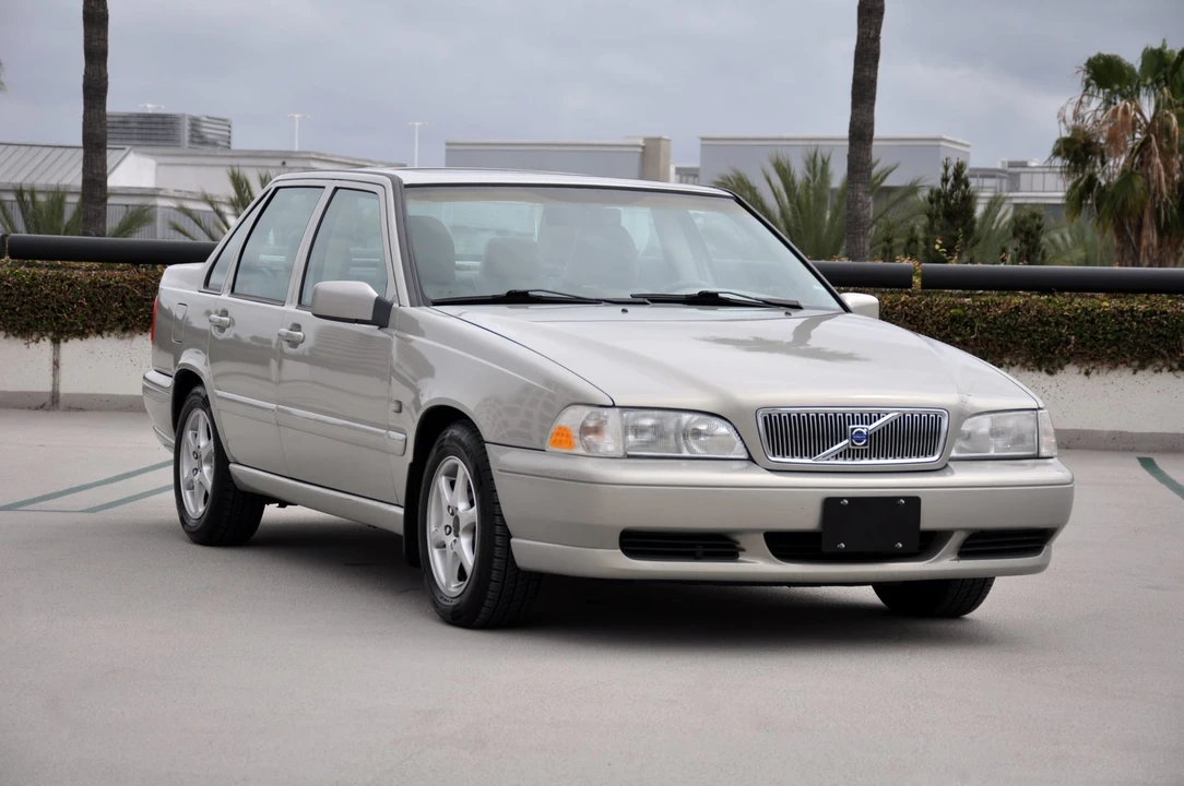 2000 Volvo S70 - Image 2 of 31