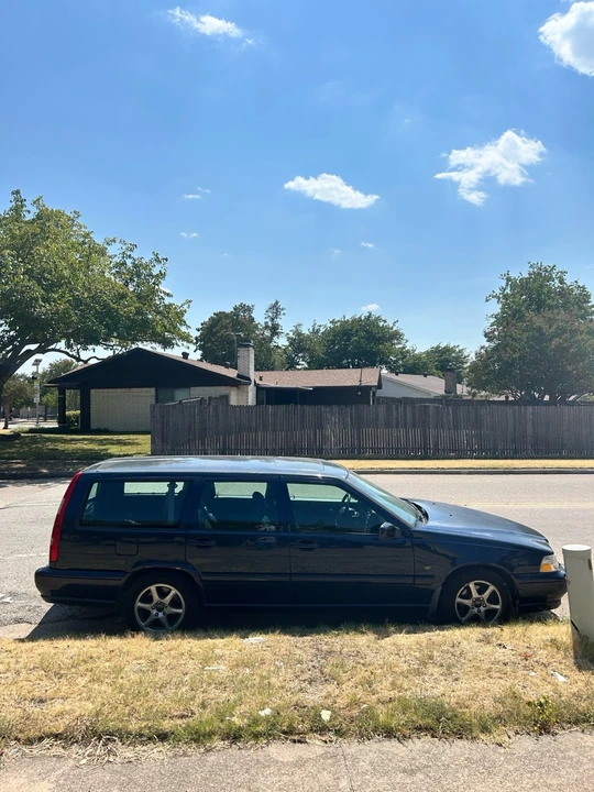 2000 Volvo V70 1st Gen - Image 2 of 20