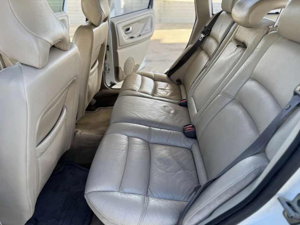 2000 Volvo V70 2nd Gen - Image 14 of 21