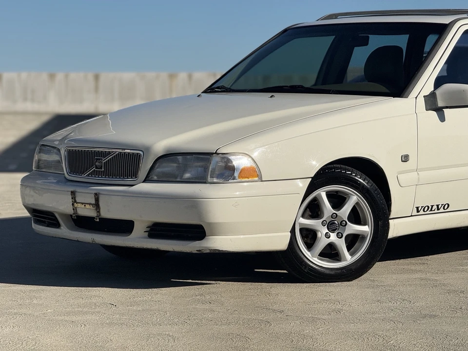 2000 Volvo V70 2nd Gen - Image 9 of 21