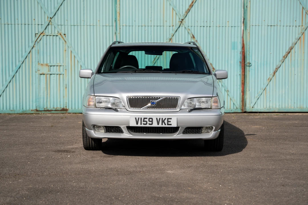 2000 Volvo V70 R 1st Gen - Image 2 of 31