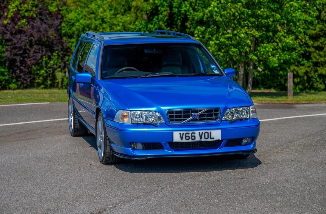 2000 Volvo V70 R 1st Gen - Image 2 of 30
