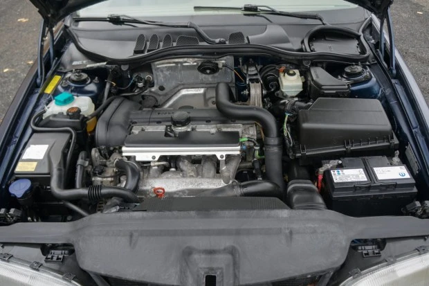 2000 Volvo V70 XC 1st Gen - Image 6 of 7