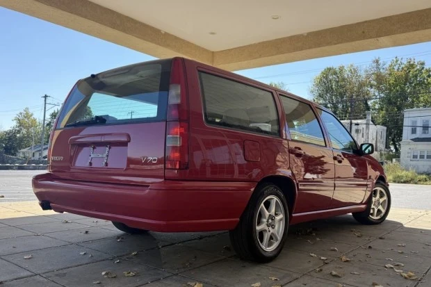 2000 Volvo V70 1st Gen - Image 2 of 7