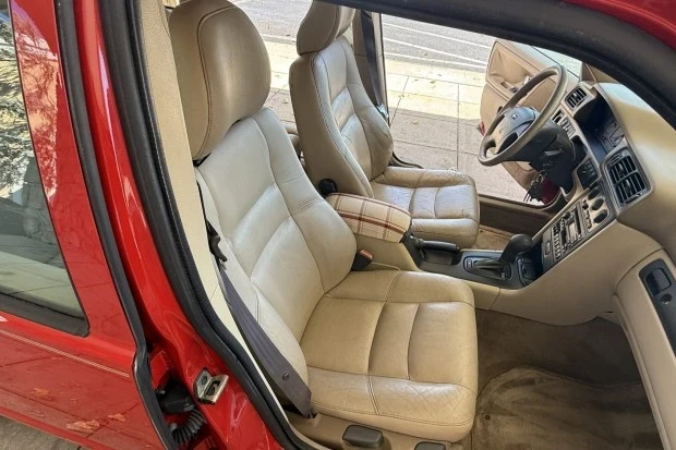 2000 Volvo V70 1st Gen - Image 4 of 7