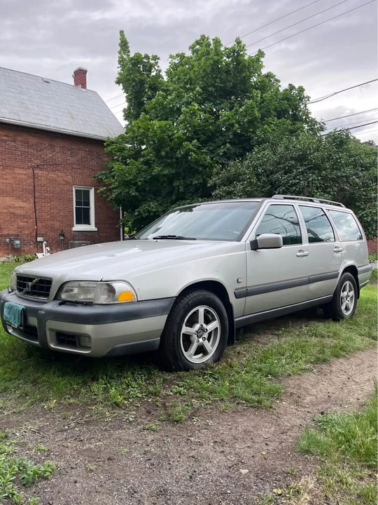 2000 Volvo V70 XC/XC70 2nd Gen - Image 3 of 10