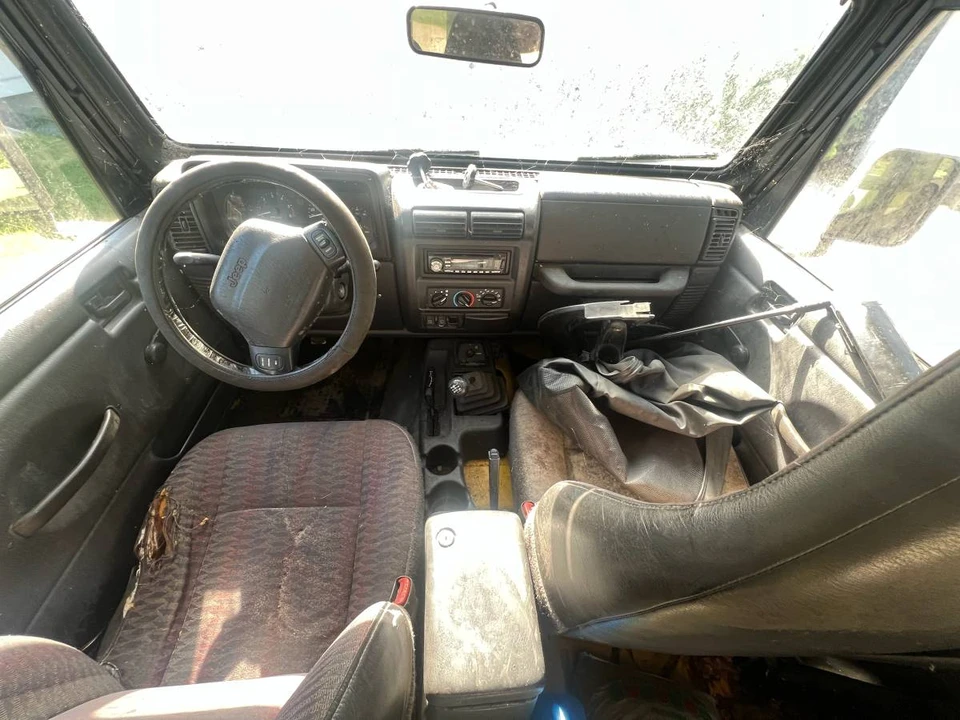 2000 Jeep TJ Wrangler - Image 4 of 5