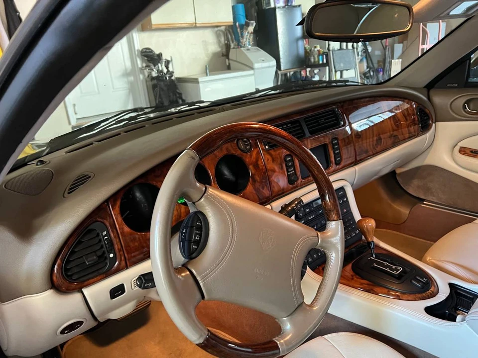 2000 Jaguar X100 XK8 - Image 10 of 11