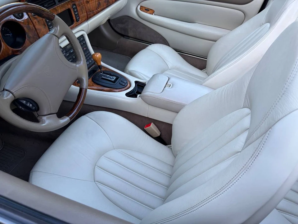 2000 Jaguar X100 XK8 - Image 7 of 11