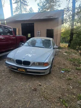2000 BMW 540i