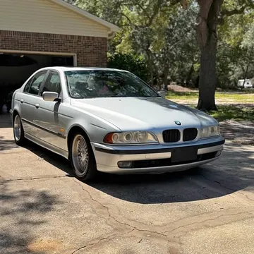 2000 BMW 528i E39