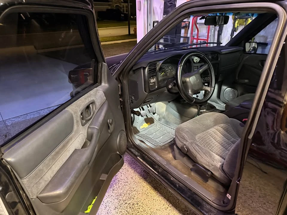 2000 Chevrolet S-10 - Image 6 of 10