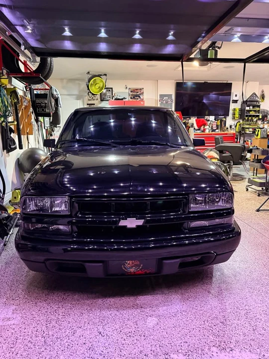 2000 Chevrolet S-10 - Image 3 of 10