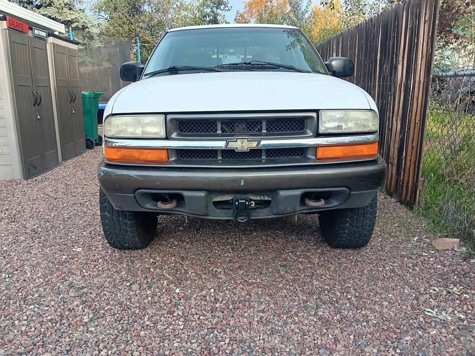 2000 Chevrolet S-10 - Image 2 of 10