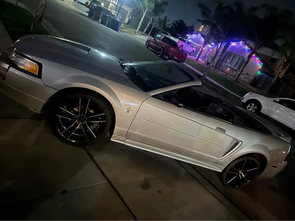 2000 Ford SN95 Mustang - Image 2 of 3