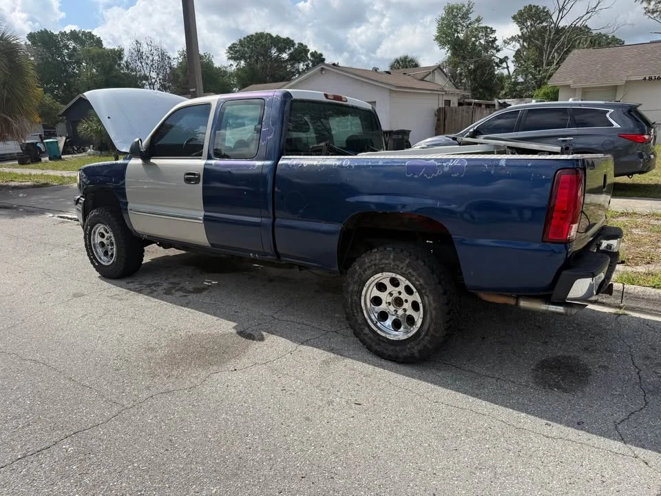 2000 GMC Sierra - Image 3 of 10