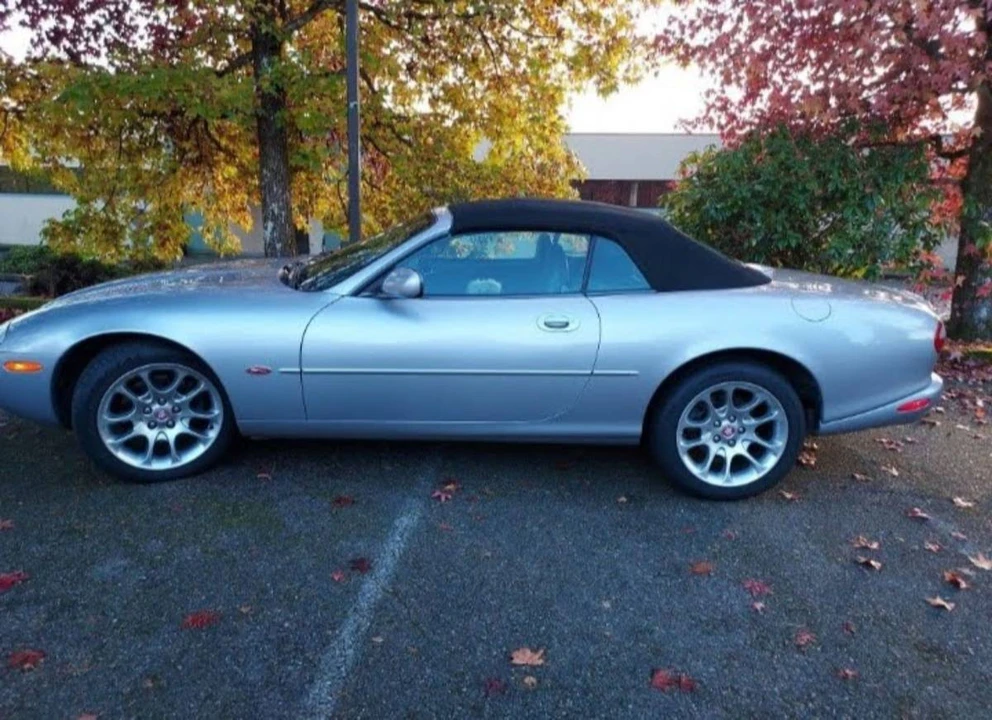 2000 Jaguar XK - Image 8 of 9
