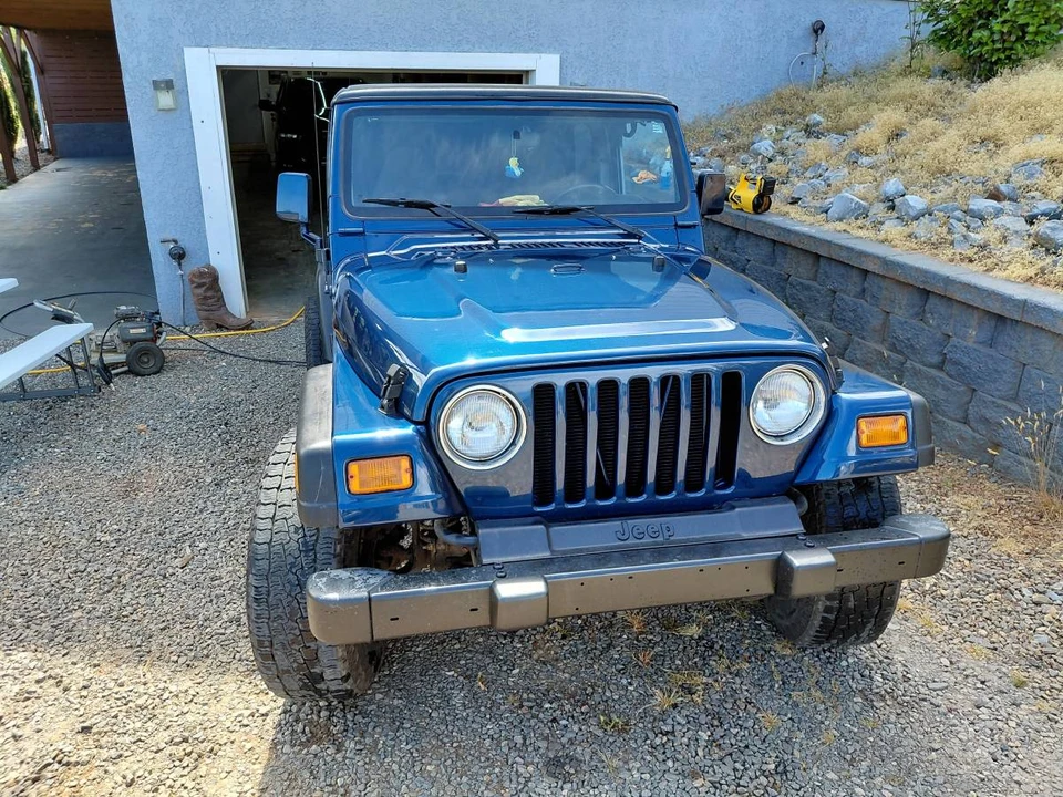 2000 Jeep TJ Wrangler - Image 2 of 3