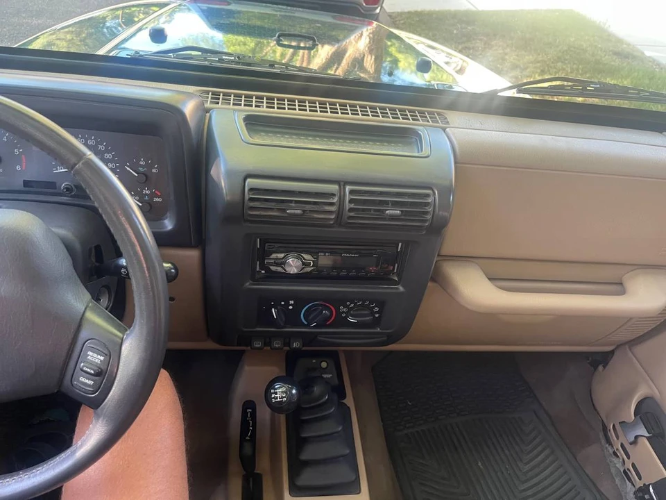 2000 Jeep TJ Wrangler - Image 5 of 6