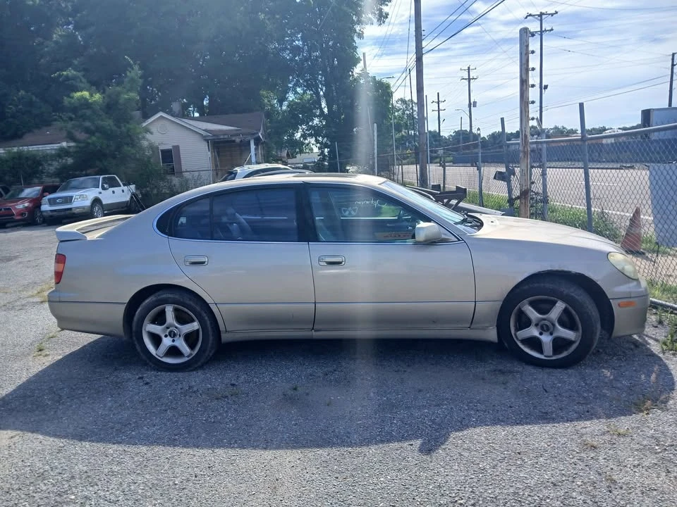 2000 Lexus GS 2nd Gen - Image 3 of 4