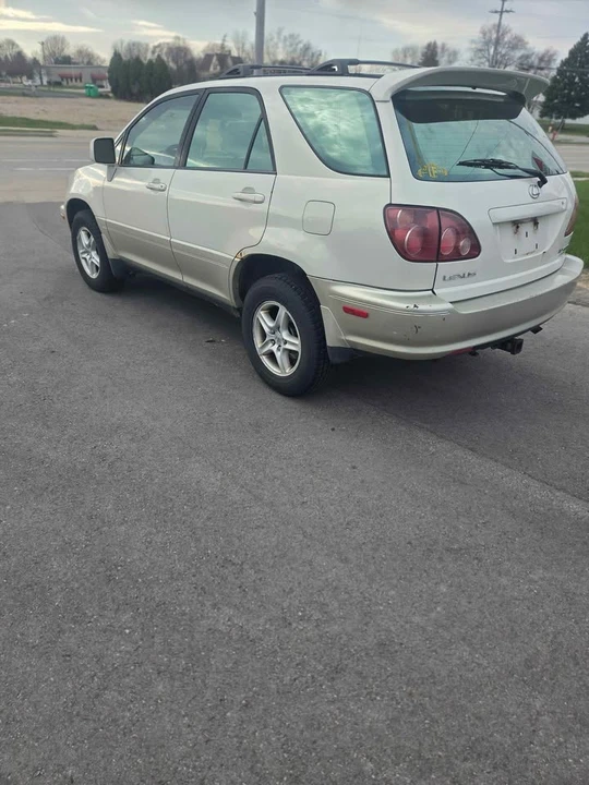 2000 Lexus RX 1st Gen - Image 4 of 10