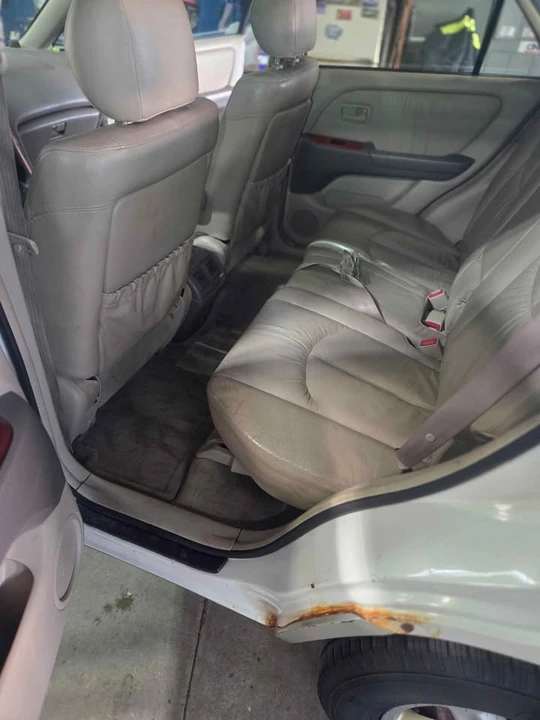2000 Lexus RX 1st Gen - Image 7 of 10