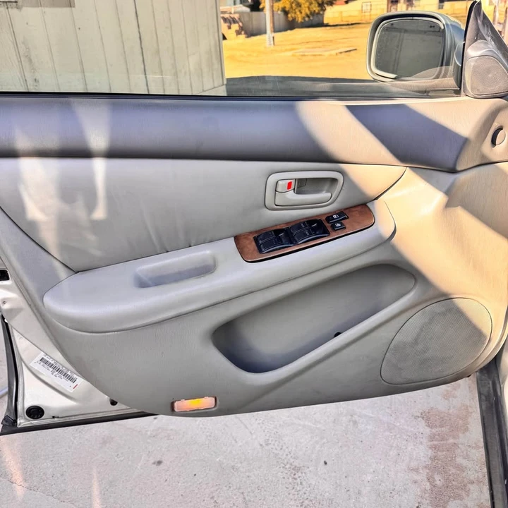 2000 Lexus ES 2nd Gen - Image 5 of 10