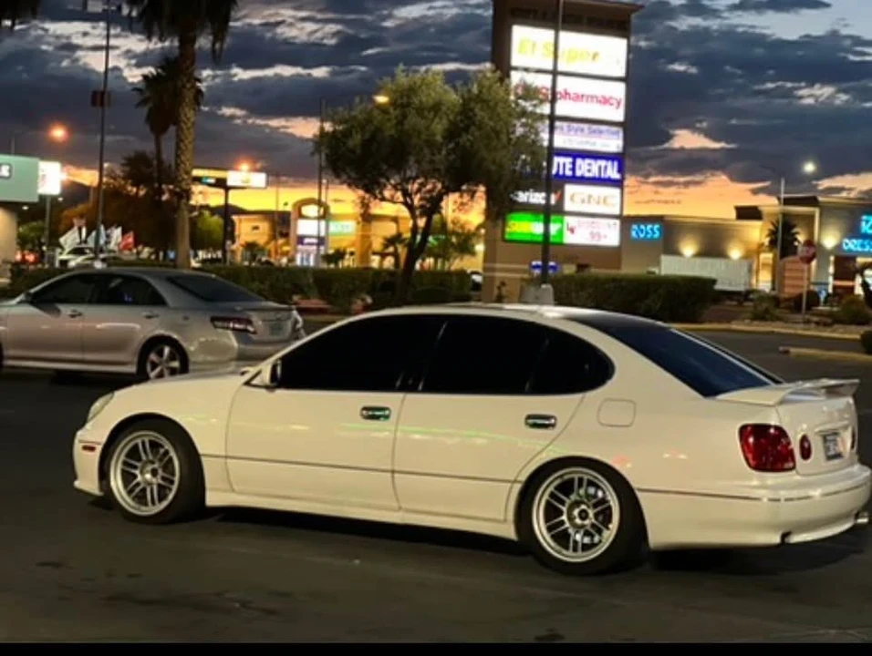 2000 Lexus GS 2nd Gen - Image 2 of 5