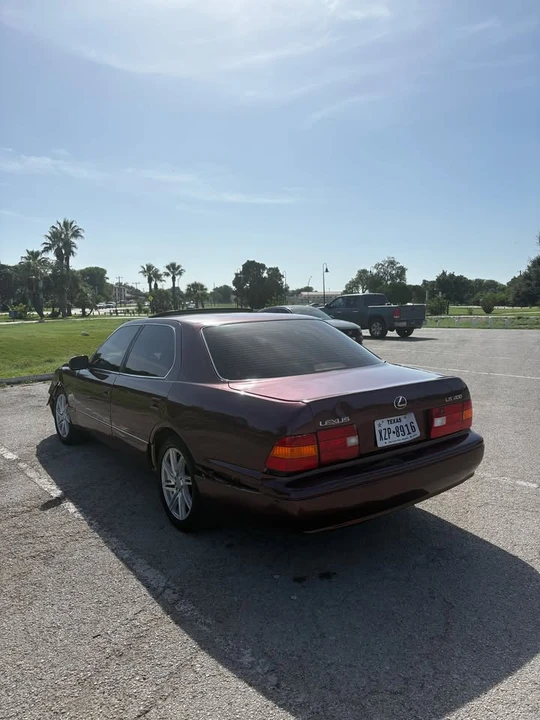 2000 Lexus LS 2nd Gen - Image 3 of 4