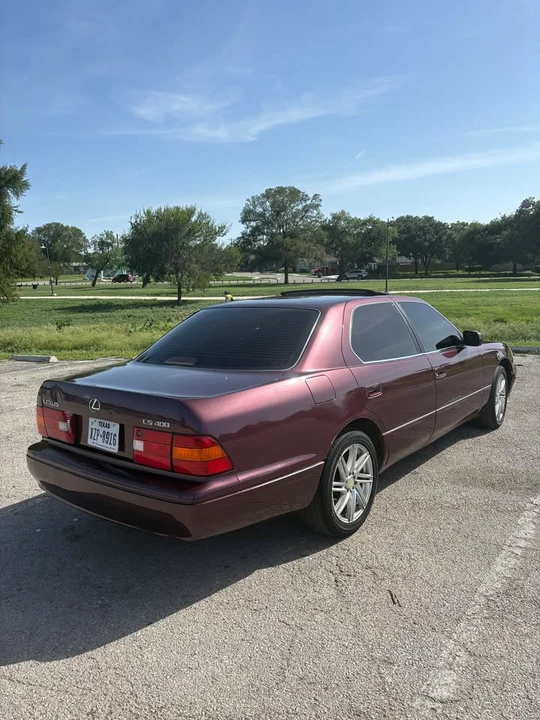2000 Lexus LS 2nd Gen - Image 4 of 4