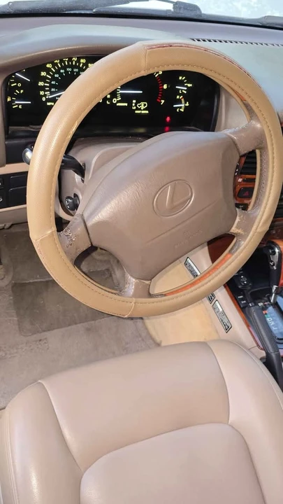 2000 Lexus LX 2nd Gen - Image 5 of 9