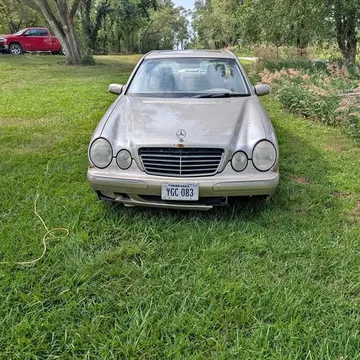 2000 Mercedes-Benz E320 4Matic