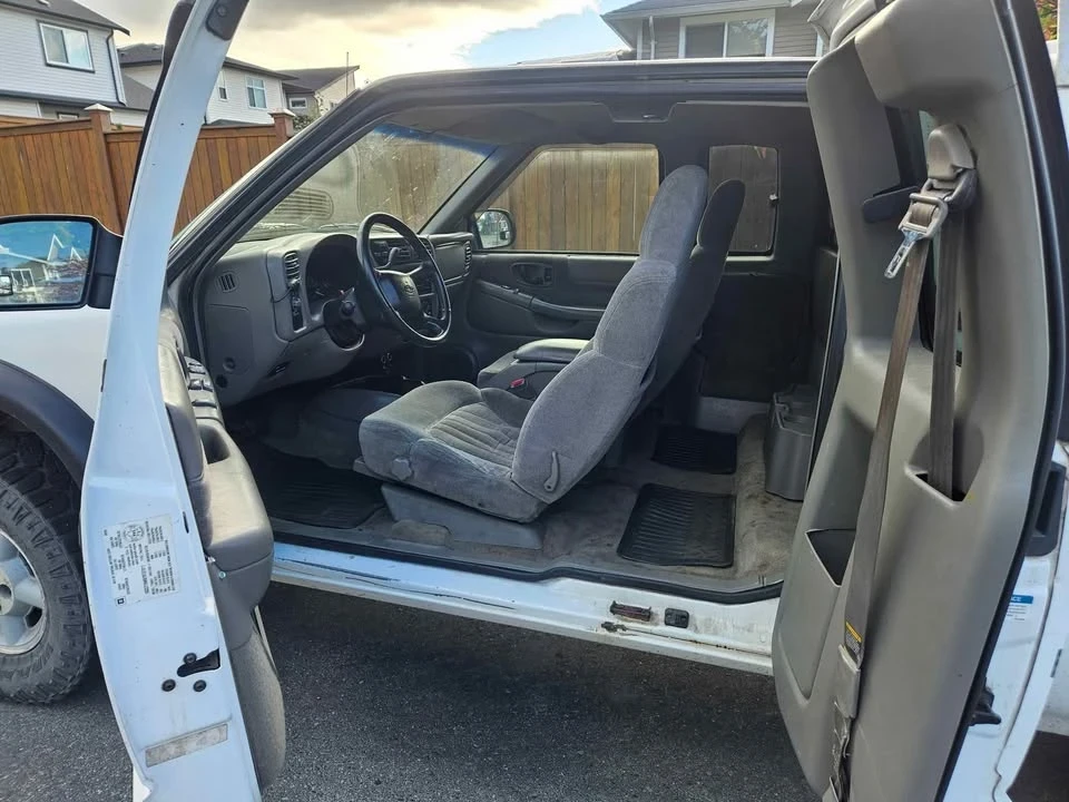 2000 Chevrolet S-10 Blazer 2nd Gen - Image 4 of 5