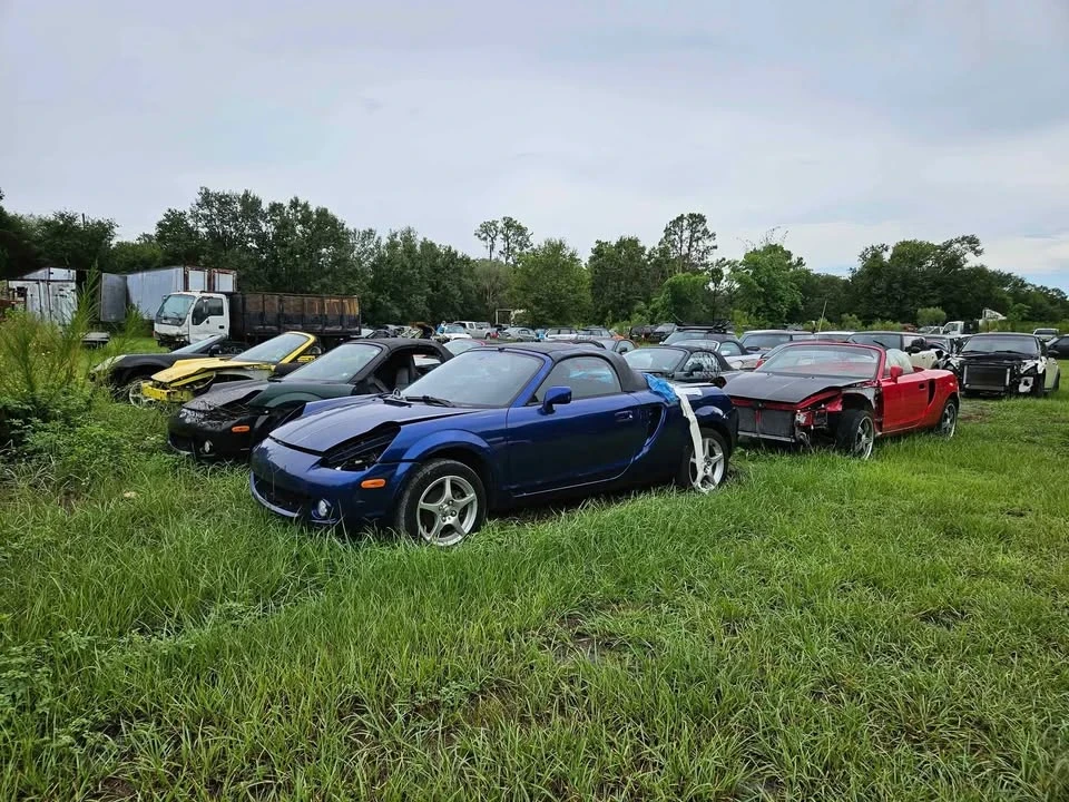 2000 Toyota MR2 Spyder/MR-S - Image 2 of 7