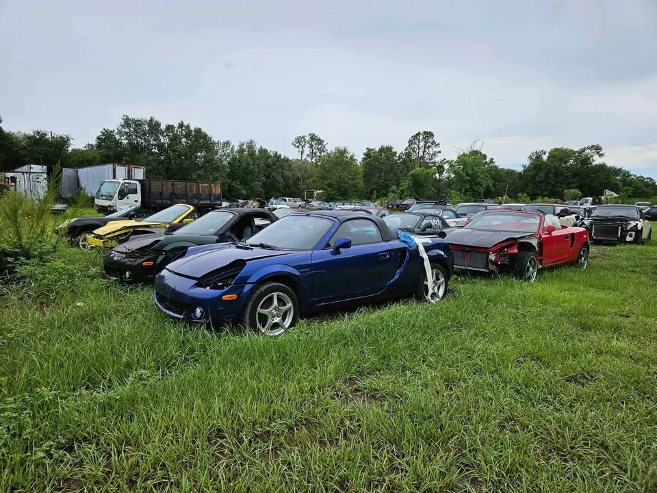 2000 Toyota MR2 Spyder/MR-S - Image 2 of 7