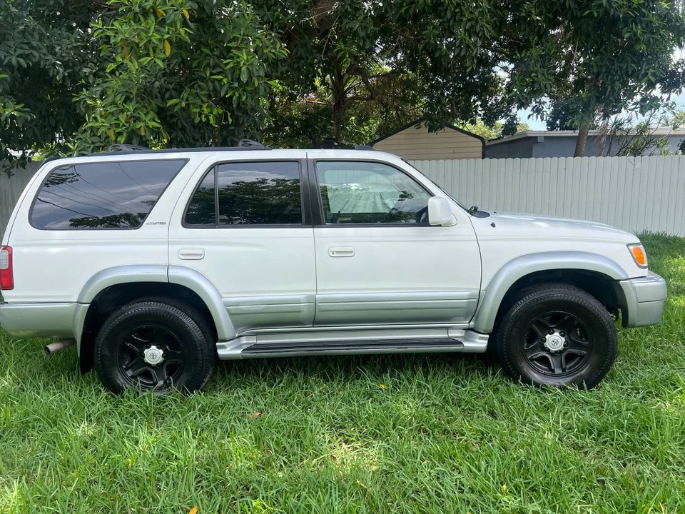 2000 Toyota 4Runner 3rd Gen - Image 2 of 18