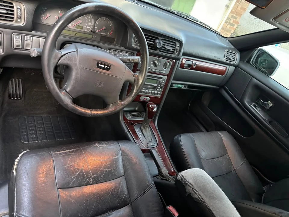 2000 Volvo V70 1st Gen - Image 3 of 7
